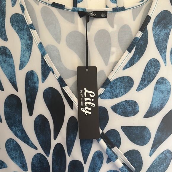 Lovely NWT Lily Maxi Dress with belt.  Size XL. - Picture 3 of 4